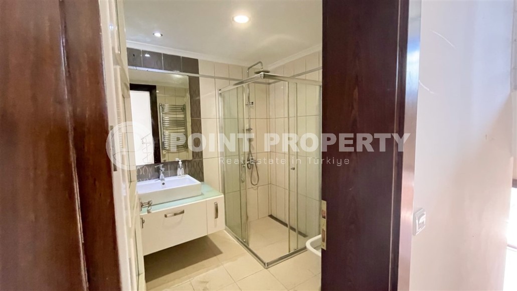 Detached three-storey villa, total area 250 m2, 200 meters from the sea-id-5947-photo-16