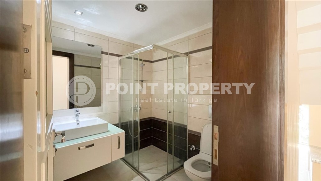 Detached three-storey villa, total area 250 m2, 200 meters from the sea-id-5947-photo-17