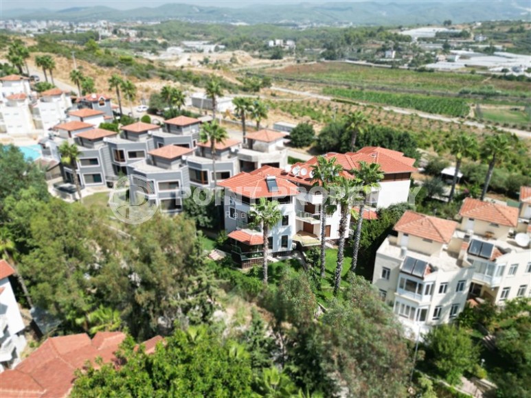 Detached three-storey villa, total area 250 m2, 200 meters from the sea-id-5947-photo-19