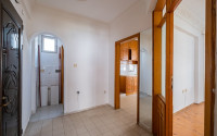 Resale property in the center of Alanya: 3+1 apartment with separate kitchen 400m from Cleopatra Beach.-id-1465-photo-3