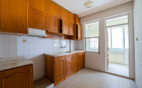 Resale property in the center of Alanya: 3+1 apartment with separate kitchen 400m from Cleopatra Beach.-id-1465-photo-5