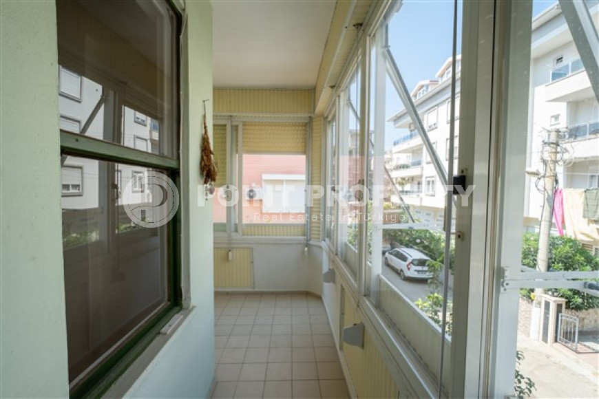 Resale property in the center of Alanya: 3+1 apartment with separate kitchen 400m from Cleopatra Beach.-id-1465-photo-8