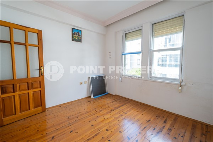 Resale property in the center of Alanya: 3+1 apartment with separate kitchen 400m from Cleopatra Beach.-id-1465-photo-16