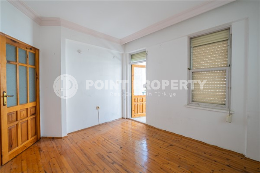 Resale property in the center of Alanya: 3+1 apartment with separate kitchen 400m from Cleopatra Beach.-id-1465-photo-21