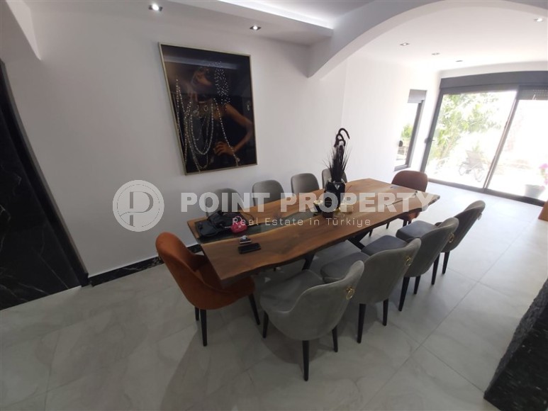 Villa with private garden in a prestigious, picturesque area of Alanya - Kargicak-id-5959-photo-4