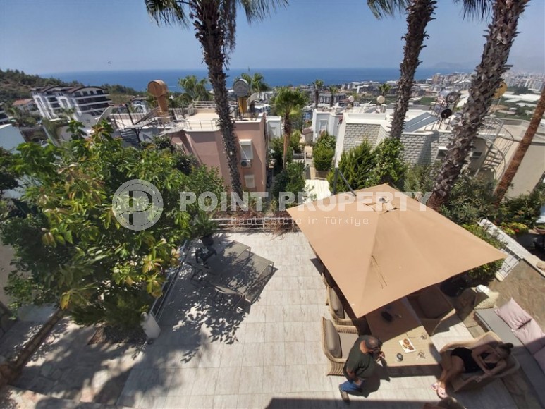 Villa with private garden in a prestigious, picturesque area of Alanya - Kargicak-id-5959-photo-17